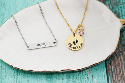 Top 6 Personalized Necklaces for Mom